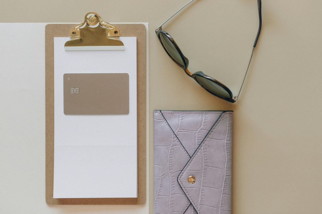 Comparative Analysis of Major Hungarian Banks: Unveiling the Best Credit Card Offers from Erste, Raiffeisen, and UniCredit - Cartões de credito da Hungria