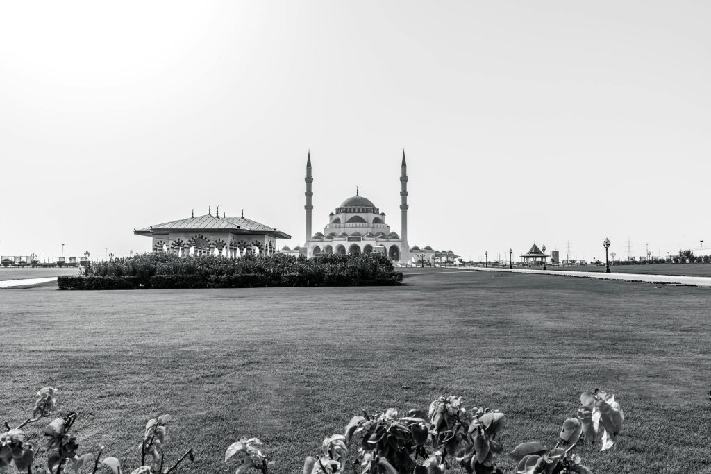 Navigating the Loan Landscape in the UAE: Insights on Islamic and Conventional Financing with ADCB, Mashreq Bank, and More - Como solicitar empréstimo nos Emirados Árabes