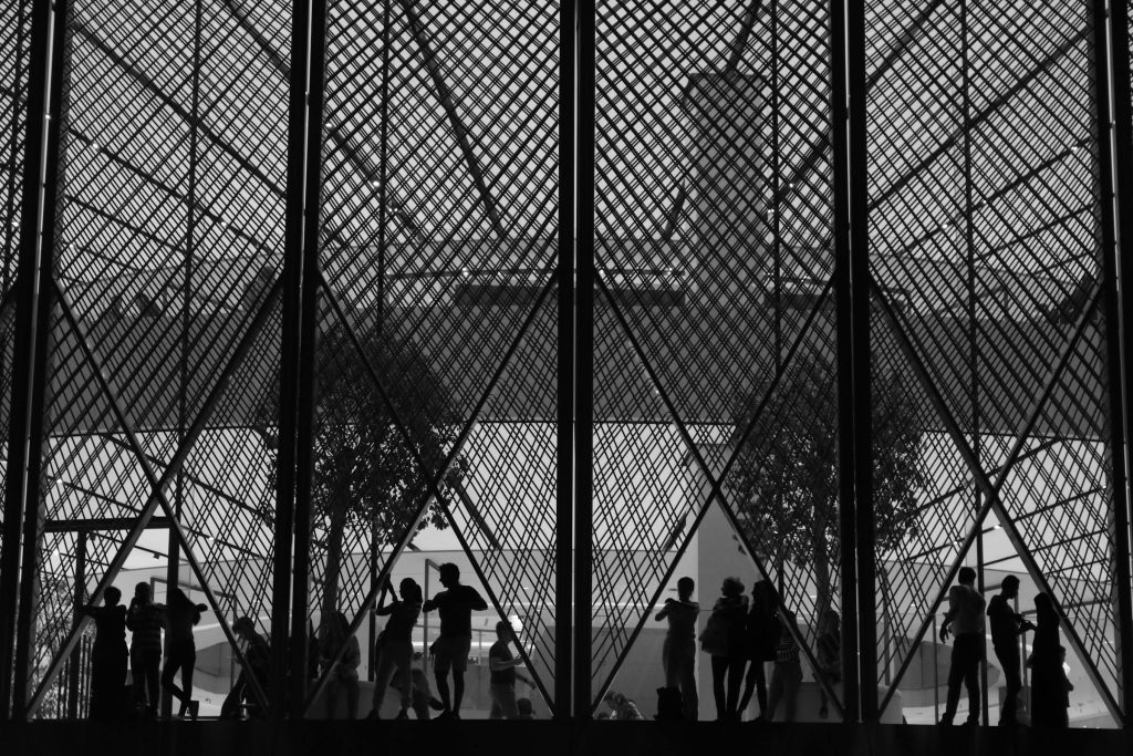 From Dubai Duty Free to Emirates Steel: A Comprehensive Guide to UAEs Best Job Openings - Melhores oportunidade de emprego nos Emirados Árabes Unidos