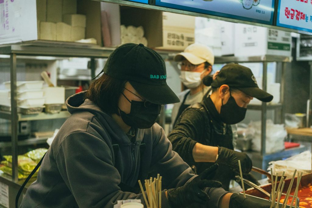 Navigating the Job Market in Romania: Industry Leaders and Emerging Opportunities - Melhores oportunidade de emprego na Romênia