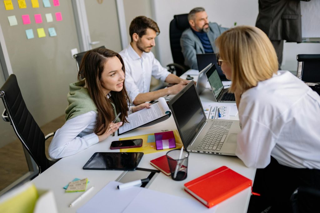 Navigating the Job Market: How to Land Positions at Leading Companies in Panama - Melhores oportunidade de emprego no Panamá